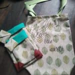 tote bag, pochettes a livres et marques pages assortis