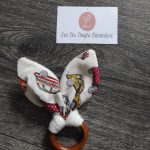hochet lapin devant